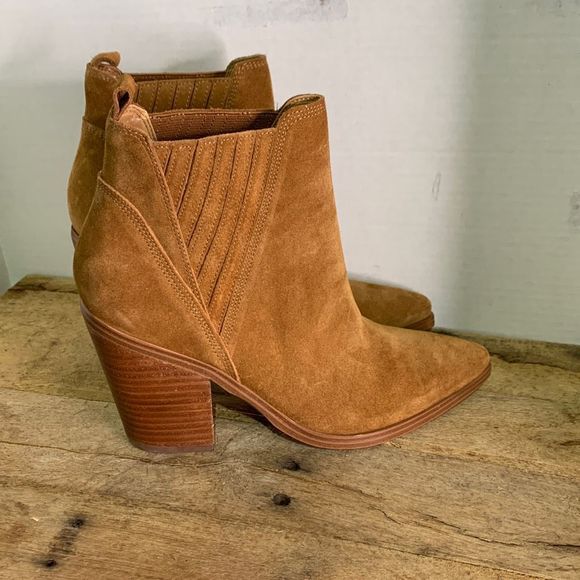 Marc fisher Gardi pointed toe boots.  Brown western booties. Cowgirl - Picture 8 of 9